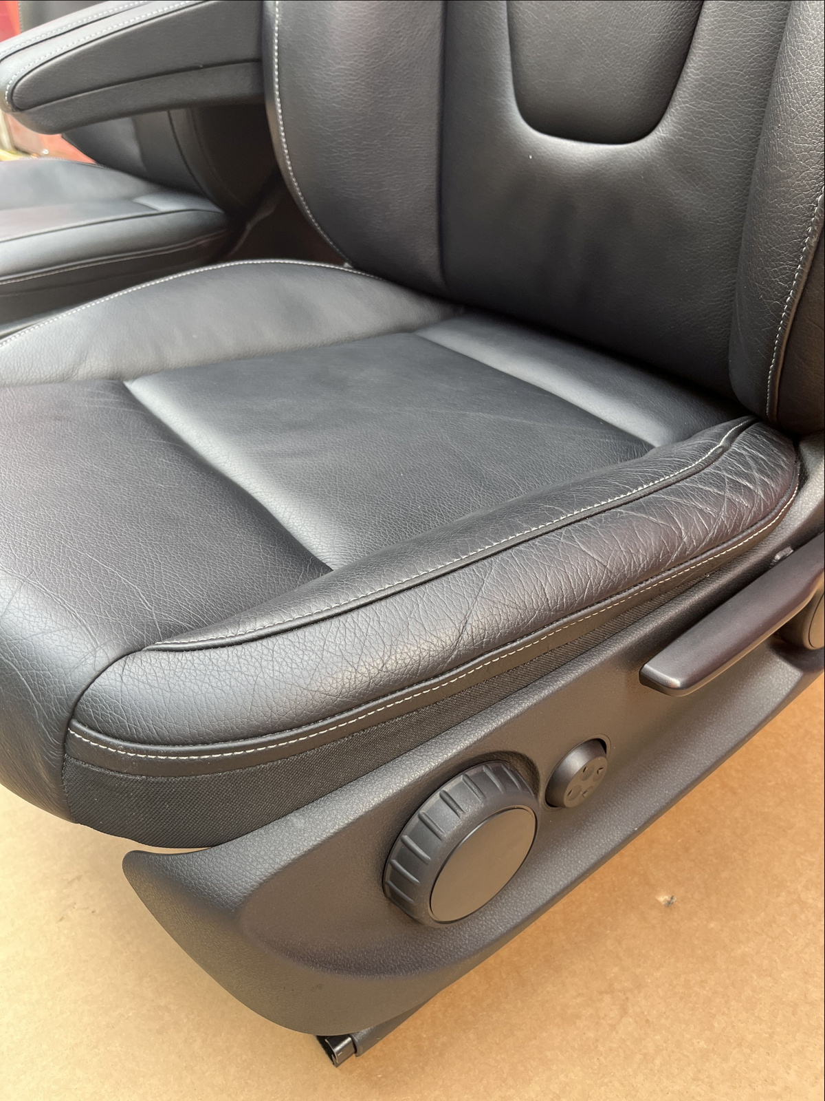 Front Seat Mercedes Vito W447 driver passenger 2014-2024 armrests Lugano Leather