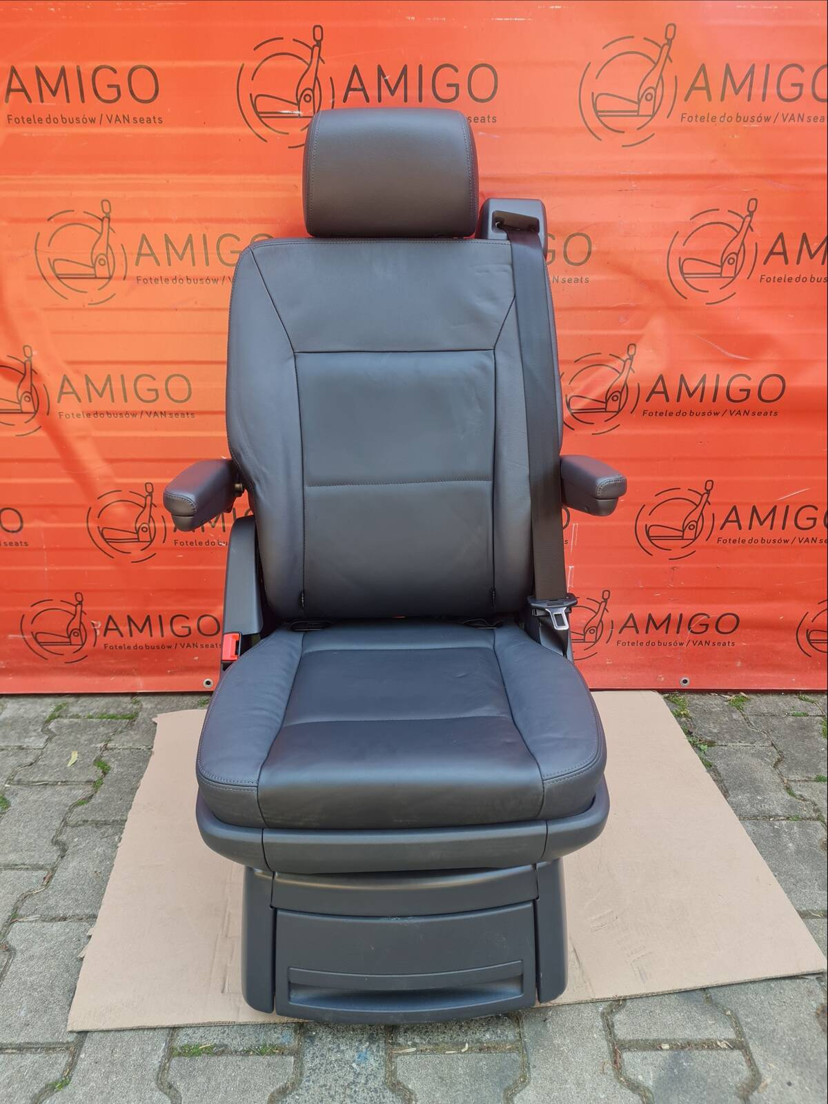 Seat VW T5 black leather single rear 6 not swivel