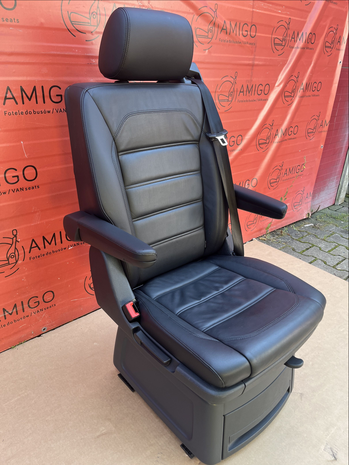 Seat VW T6 Multivan Caravelle black leather titan swivel rear t5