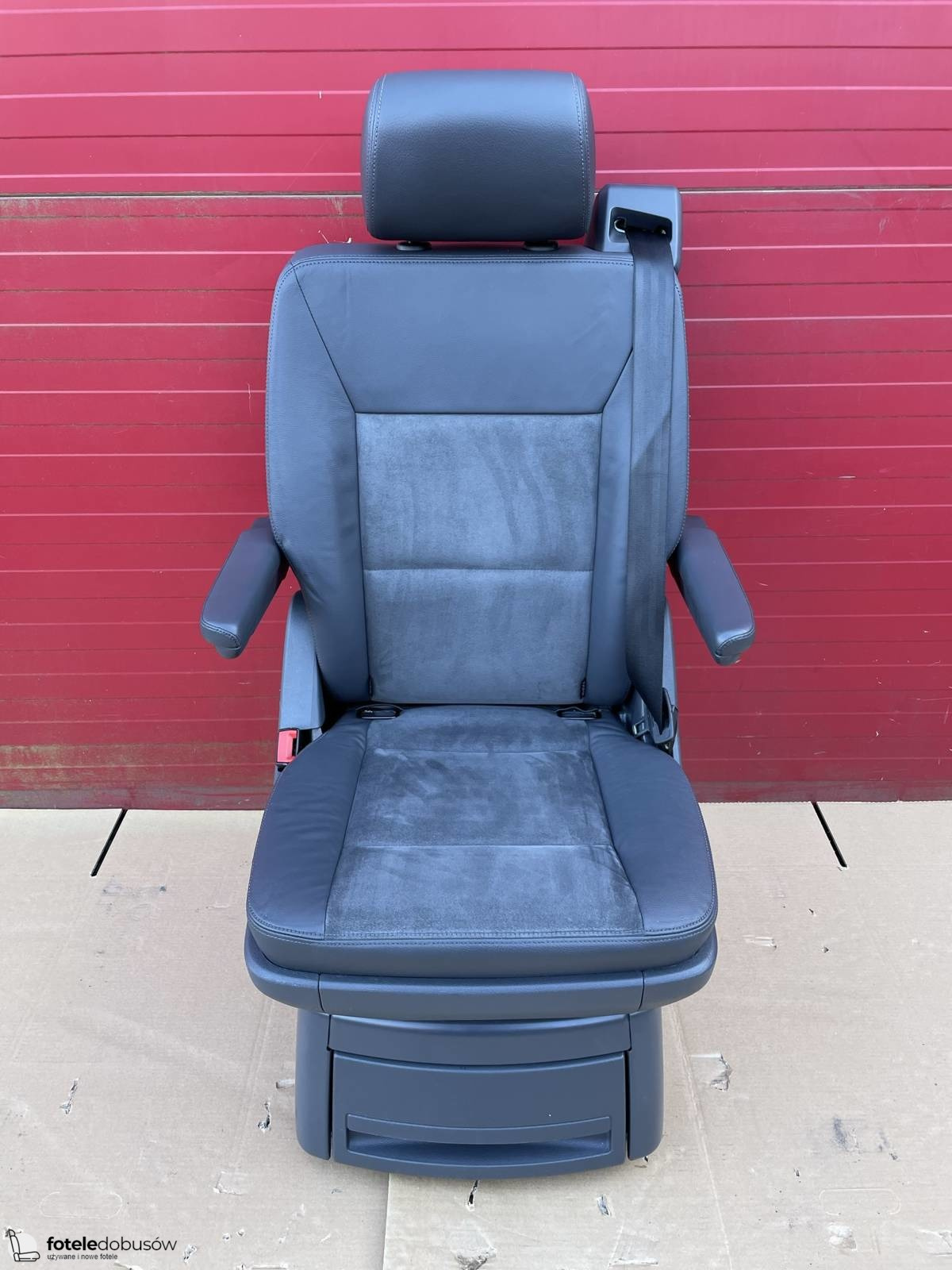 Seat single VW T5 Multivan Caravelle anthracite leather with alcantara rear t6