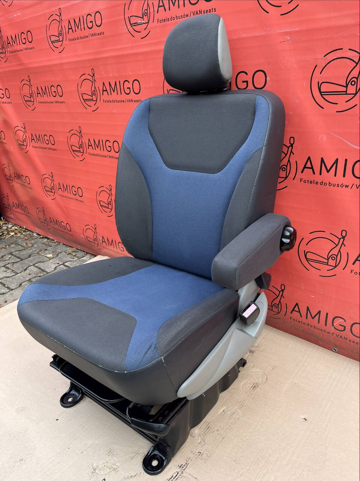 Seat EU passenger | UK driver Renault Trafic Opel Vauxhall Vivaro Nissan Primastar 2001-2014