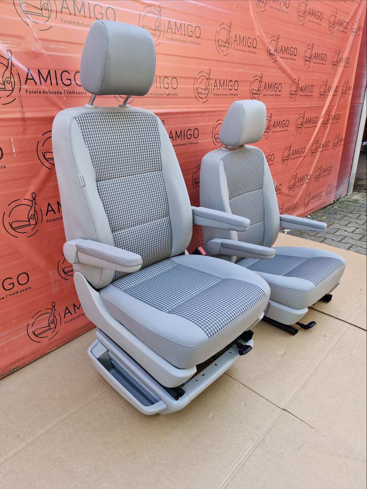 Driver passenger Captain swivel seats seat VW T6 Caravelle t5 Kutamo airbag heated