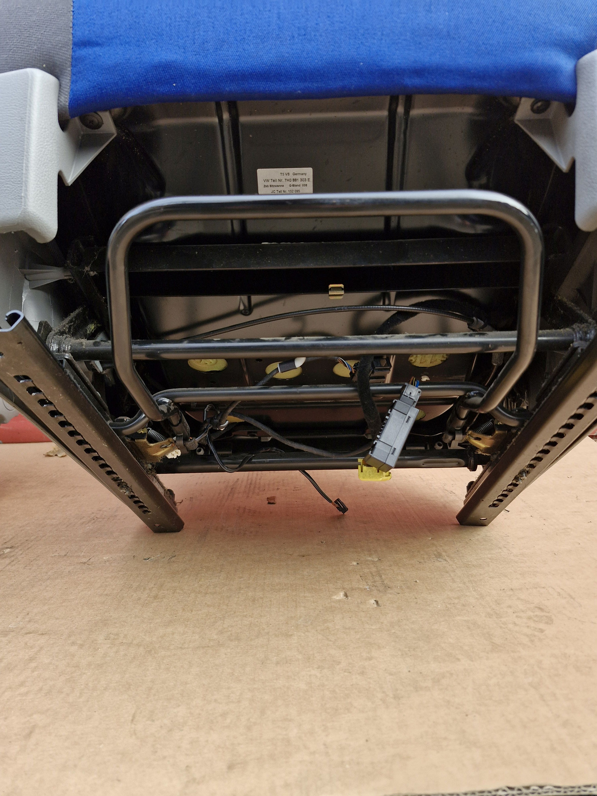 Driver passenger Captain seats seat airbag VW T5 grey Caravelle