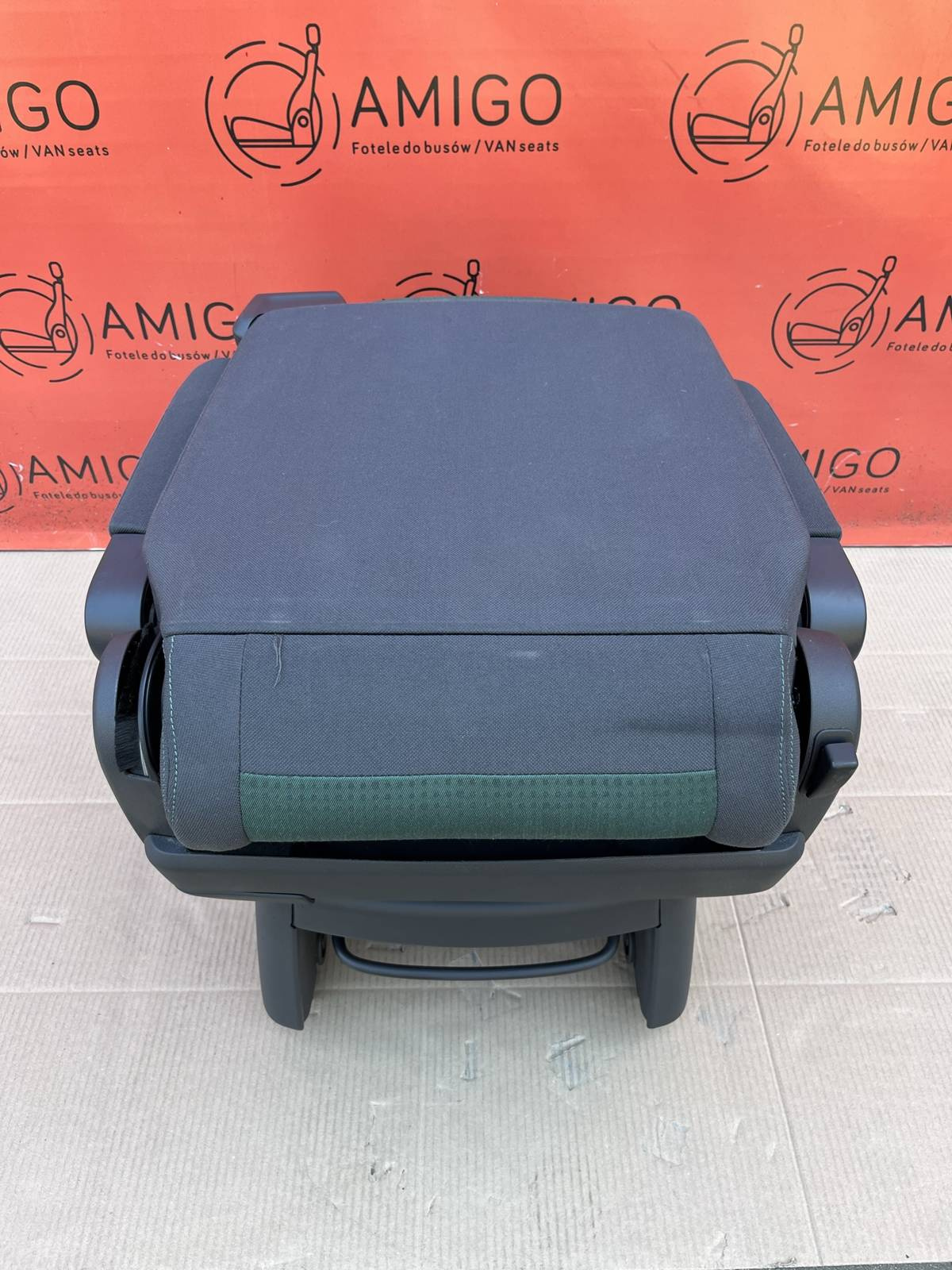 Seat single VW T5 Multivan Caravelle Anthracite Duo Green rear t6 swivel