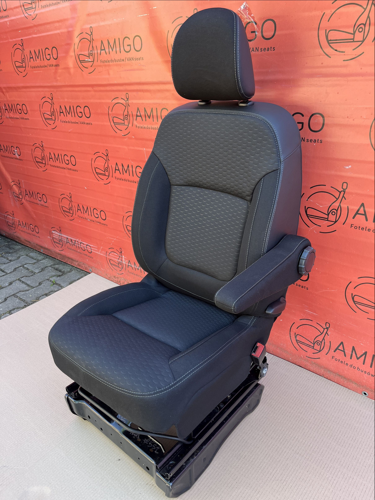 Seat EU passenger | UK driver Opel Vivaro B Renault Trafic NV300 Talento airbag heated