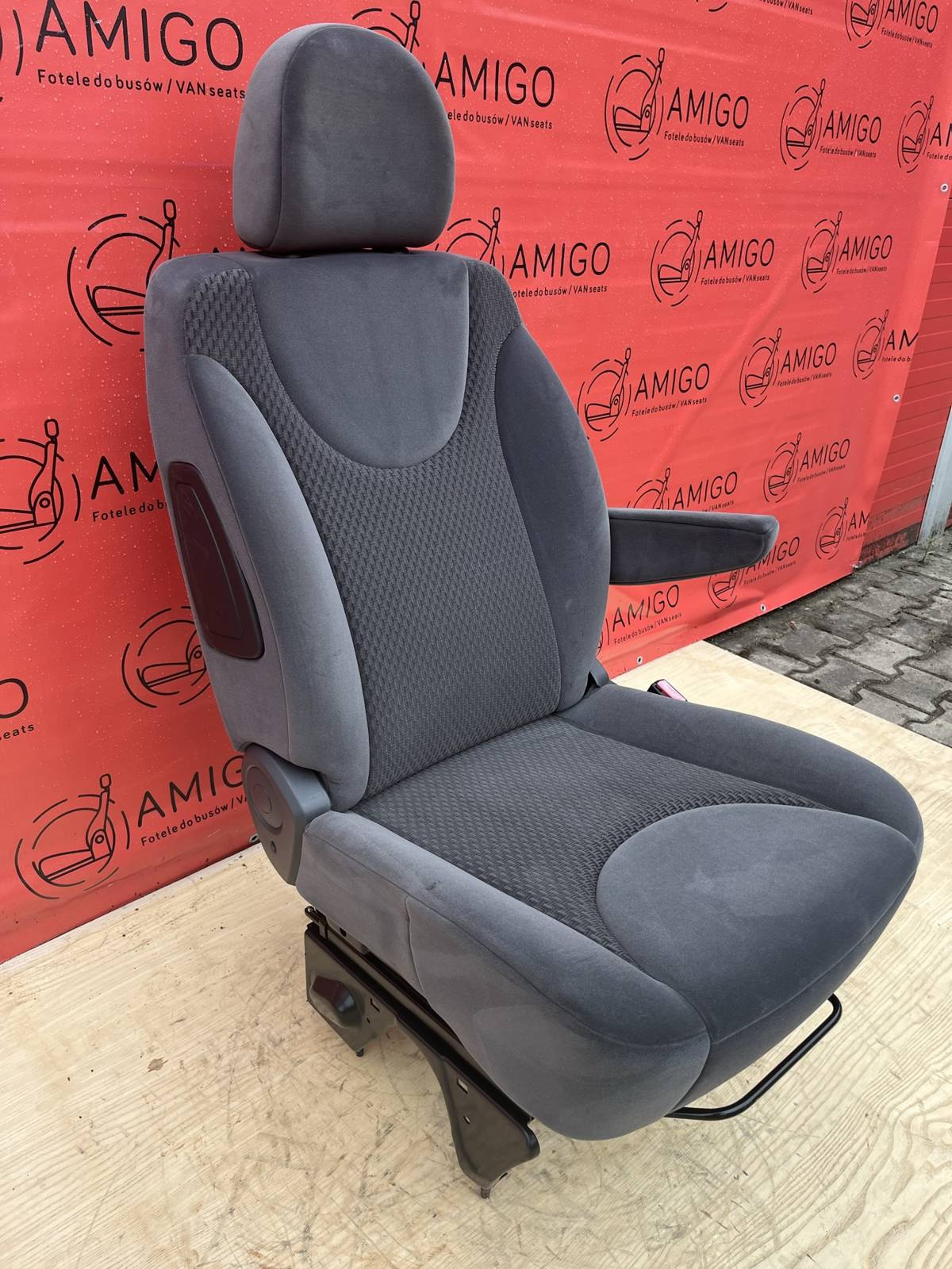 Front UK Driver seat | EU passenger airbag Peugeot Expert II Dispatch Jumpy Proace 2006-2016