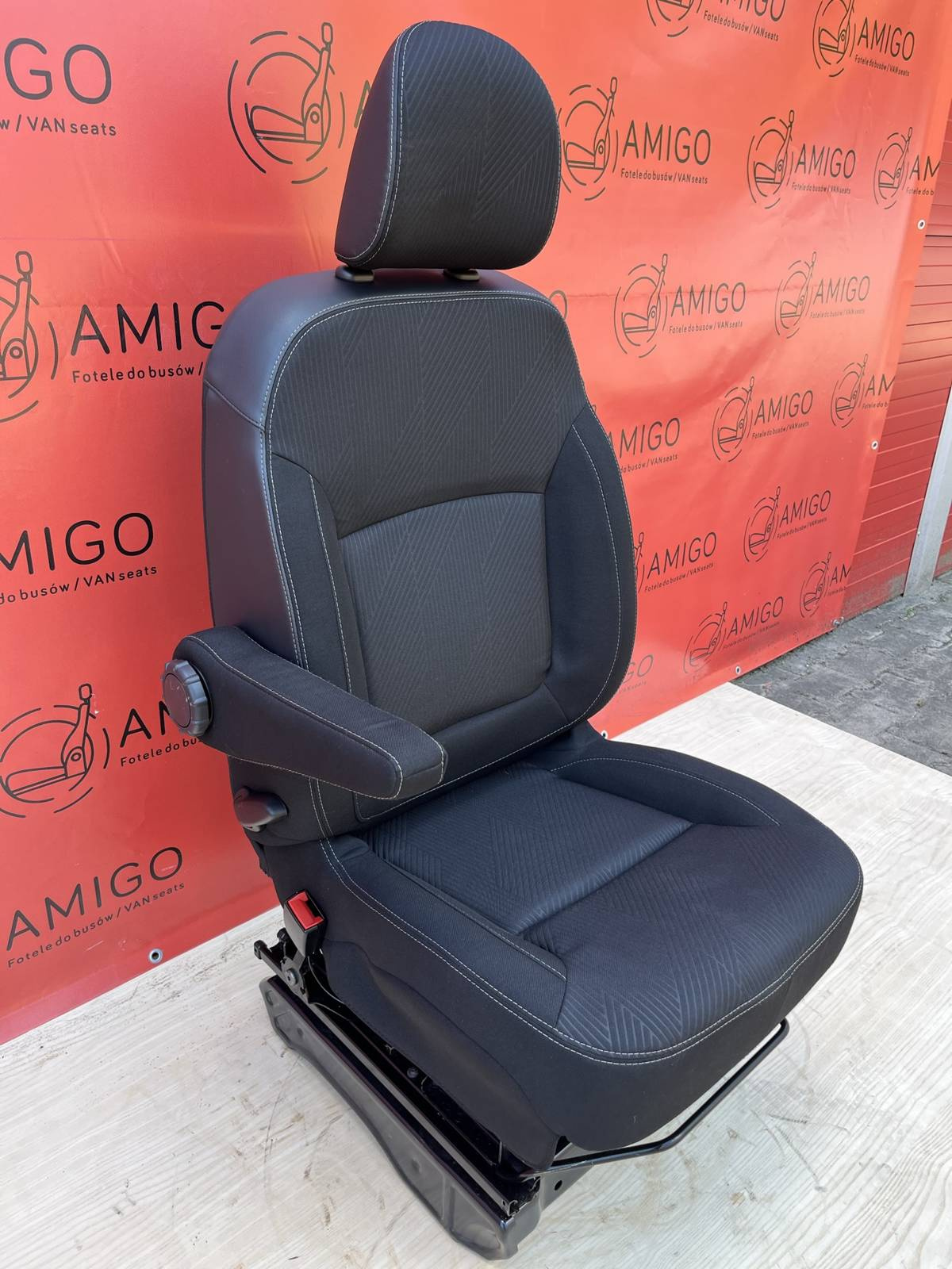 Seat UK passenger | EU driver Renault Trafic Opel Vauxhall Vivaro NV300 Talento armrest airbag