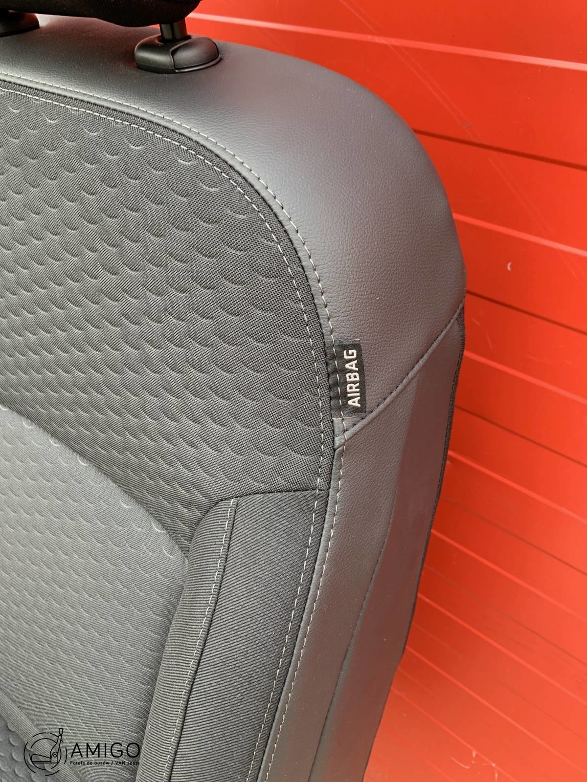 Seat UK passenger | EU driver Renault Trafic Opel Vauxhall Vivaro NV300 Talento armrest heating