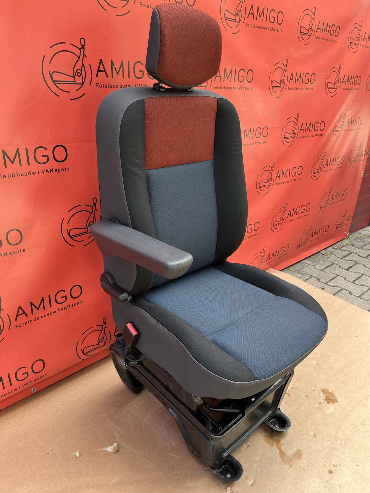 Seat Opel Vauxhall Movano Master NV400 captain UK passenger | EU driver adjustments armrest airbag