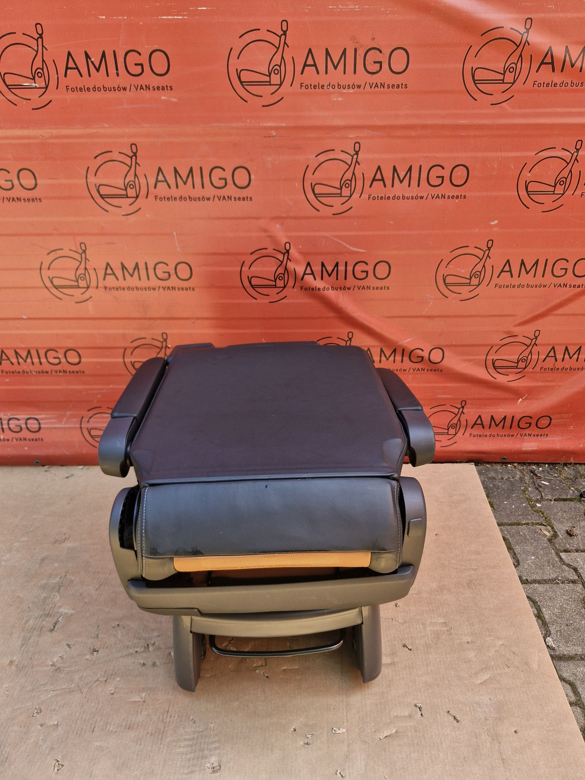 Seat single VW T5.1 T5 GP Multivan Caravelle PanAmericana rear t6 swivel